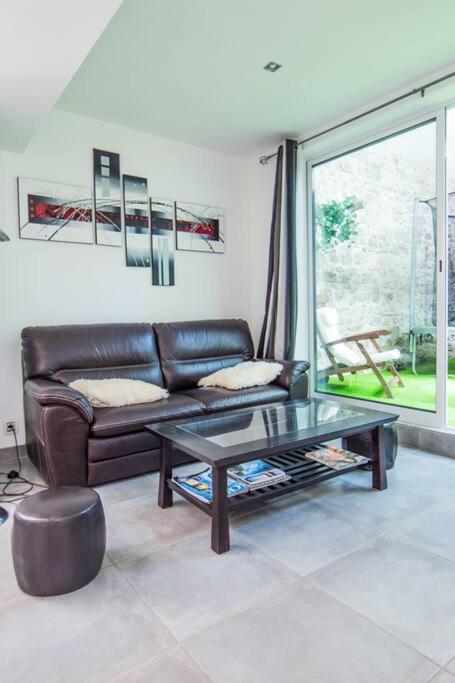 Appartement Avec Jardin Interieur 4 Pers Centre Ville Nemours Bagian luar foto